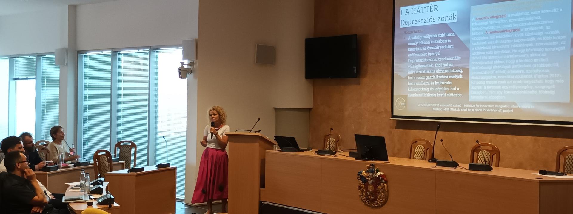 Középpontban a közösségek többirányú fejlesztése