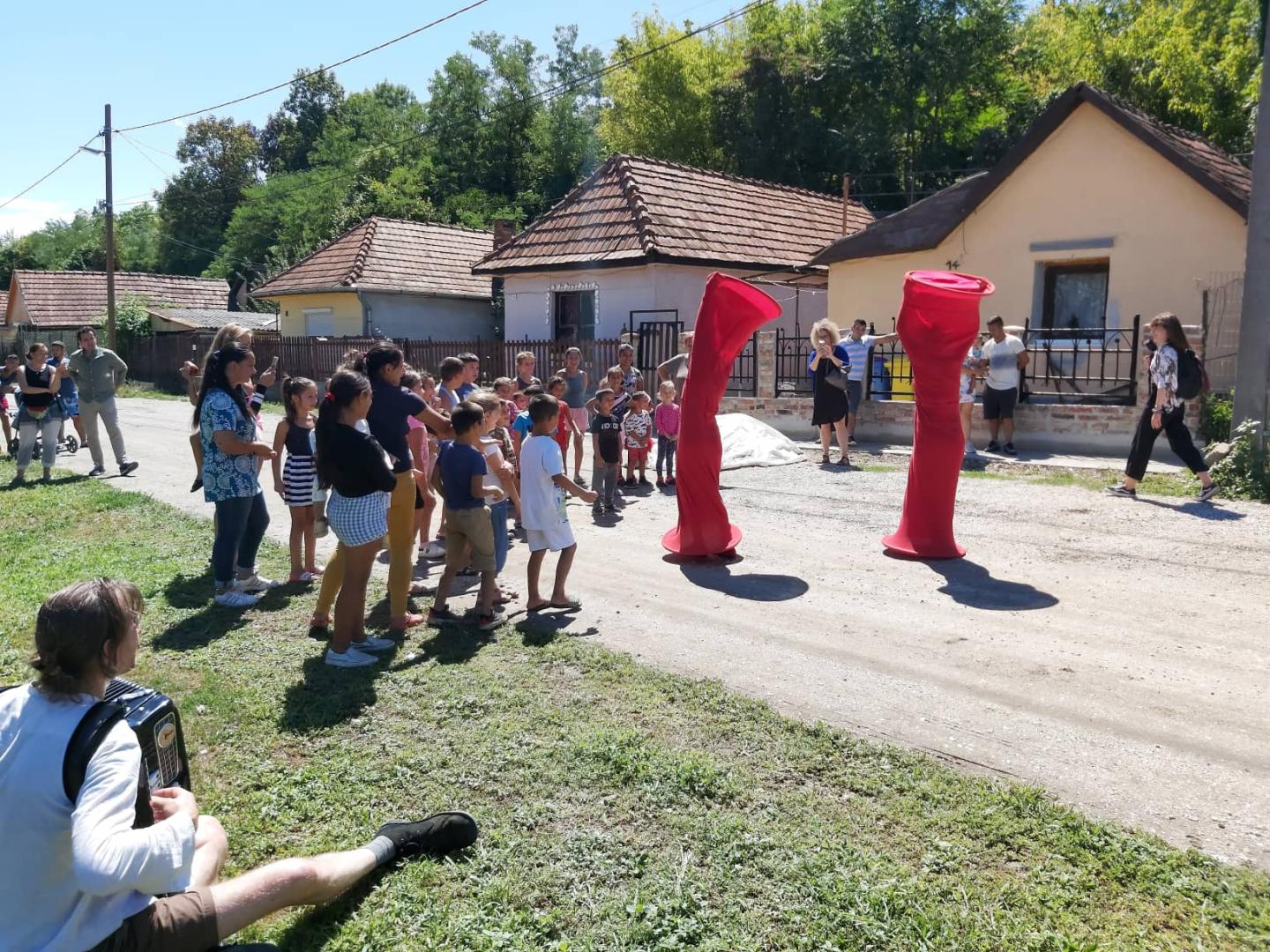 Színház és koncert a flaszteren
